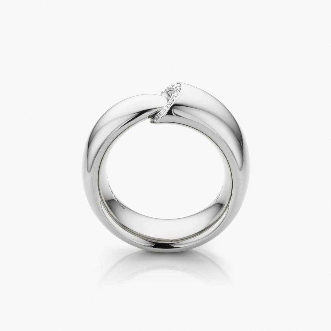 Calla The One Ring in Rhodium Plated White Gold and Diamonds made by Vhernier